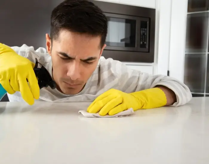 Experts cleaning countertops, Uttah